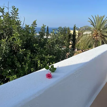 Island Away Chersonisos הרסוניסוס