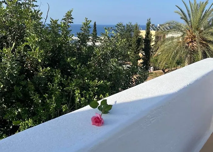 Island Away Chersonisos Херсониссос