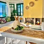 Island Away Chersonisos *